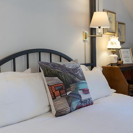 Beaujolais Boutique B&B at Thea's House Banff Extérieur photo
