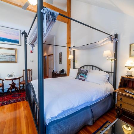 Beaujolais Boutique B&B at Thea's House Banff Extérieur photo